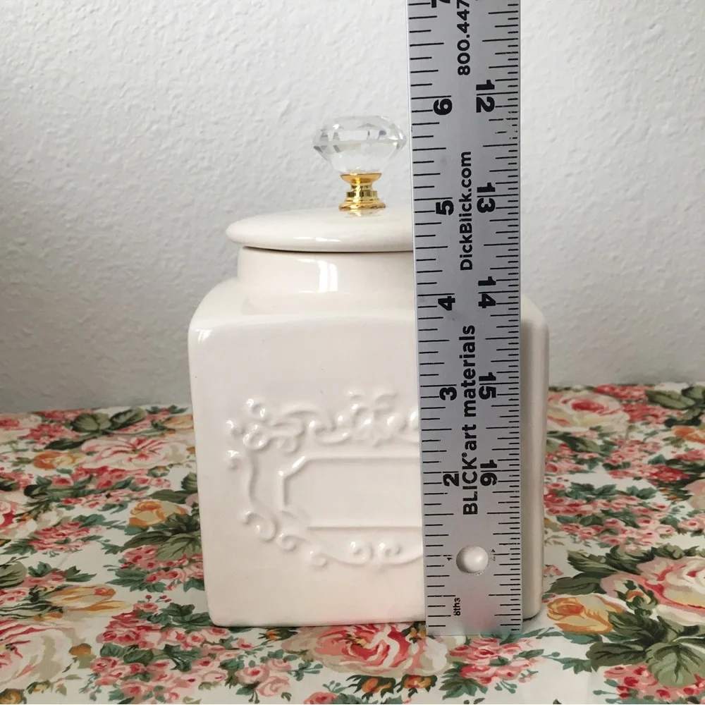 Decorative Jar with Diamond Jewel Knob